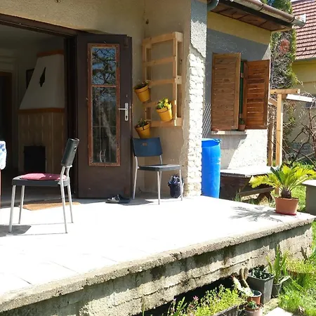 Kisfaludy House شقة